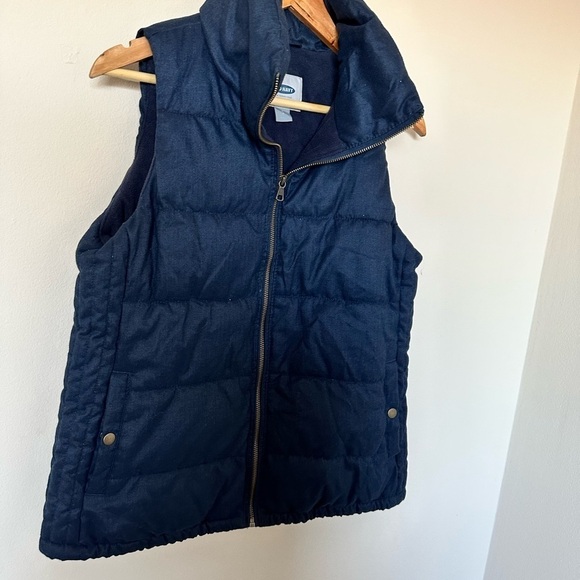 NWOT! Old Navy Women’s Puffer Zip Up Vest in Navy Blue - Size Small - Picture 7 of 7